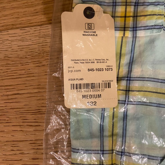 St. John’s Bay Button Up, Size M. Sleeveless women’s shirt - Picture 2 of 3